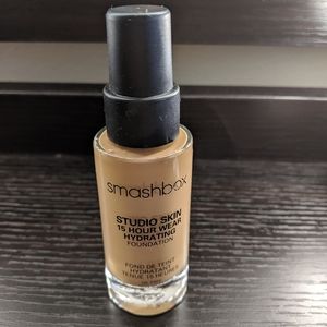 Smashbox Studio Skin 15 Hour Hydrating Foundation